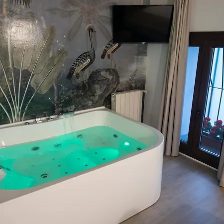 Vitium Hotel 2*