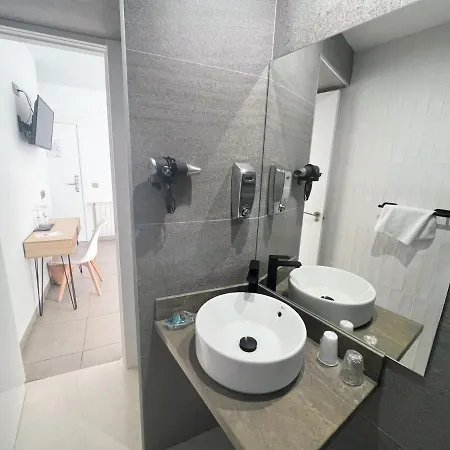 Vitium Hotel 2*